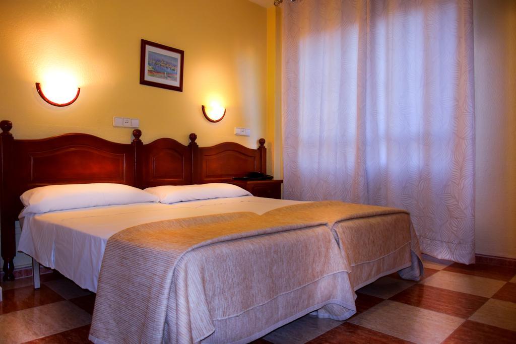 Hotel Sevilla Almería Zimmer foto