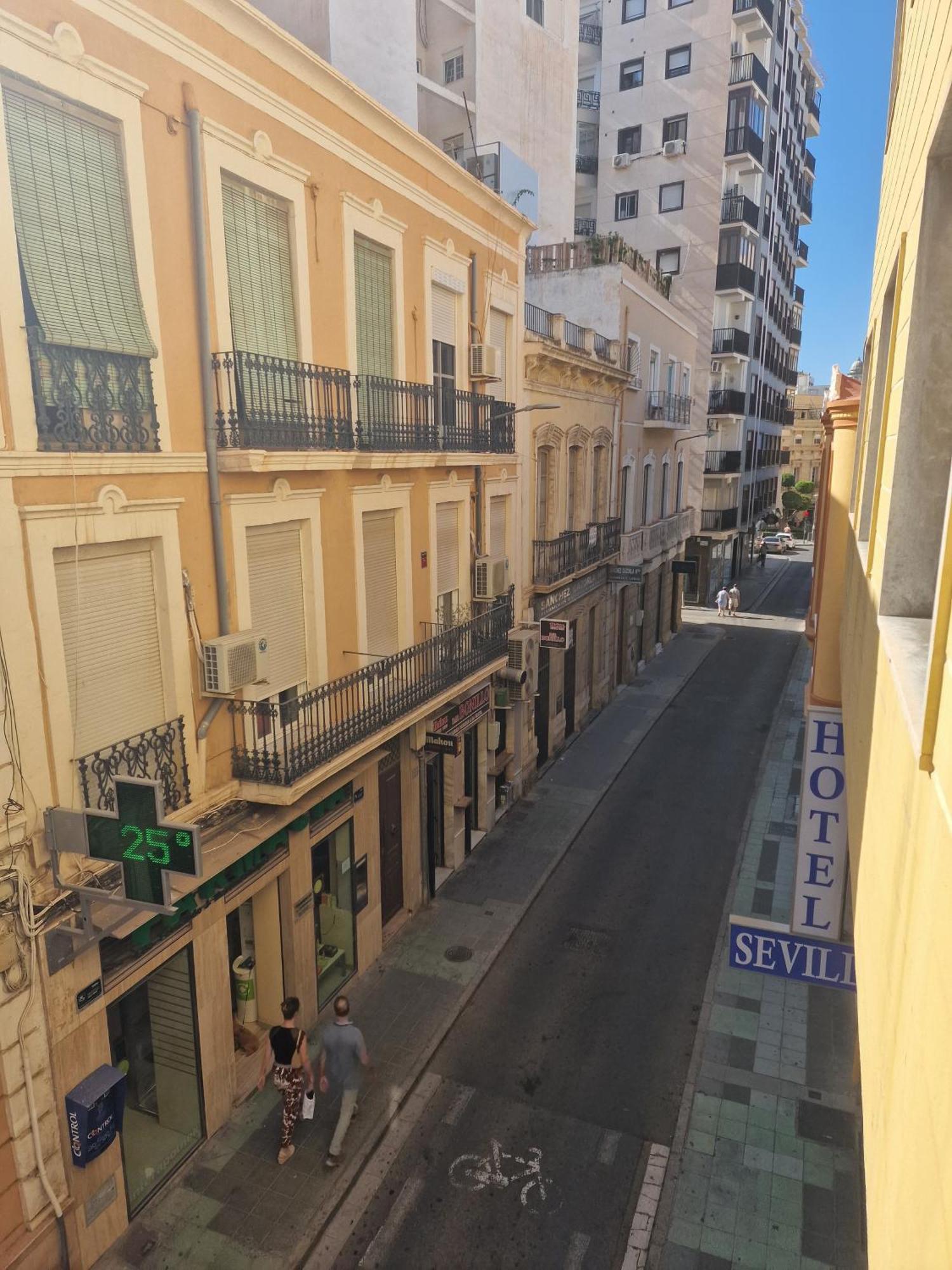 Hotel Sevilla Almería Exterior foto